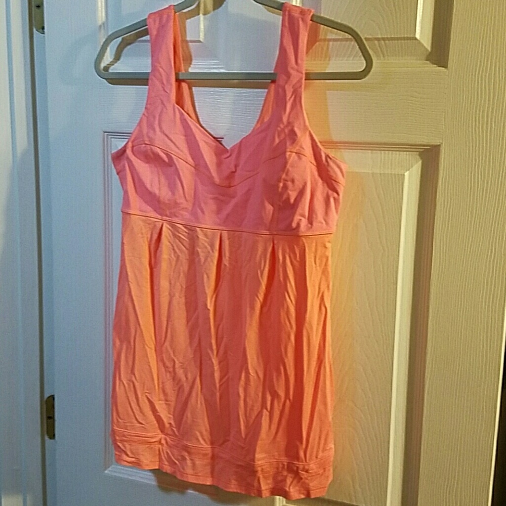 Lululemon tank